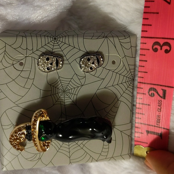 NWOT Halloween Black Cat Brooch With Bejeweled Skull Stud Earrings - Picture 6 of 12